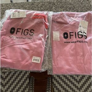 Rafaela™ Oversized Scrub Top small and Small Tall Jogger bottoms